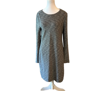 MERCER & MADISON Women’s Medium Grey long sleeve pullover dress.